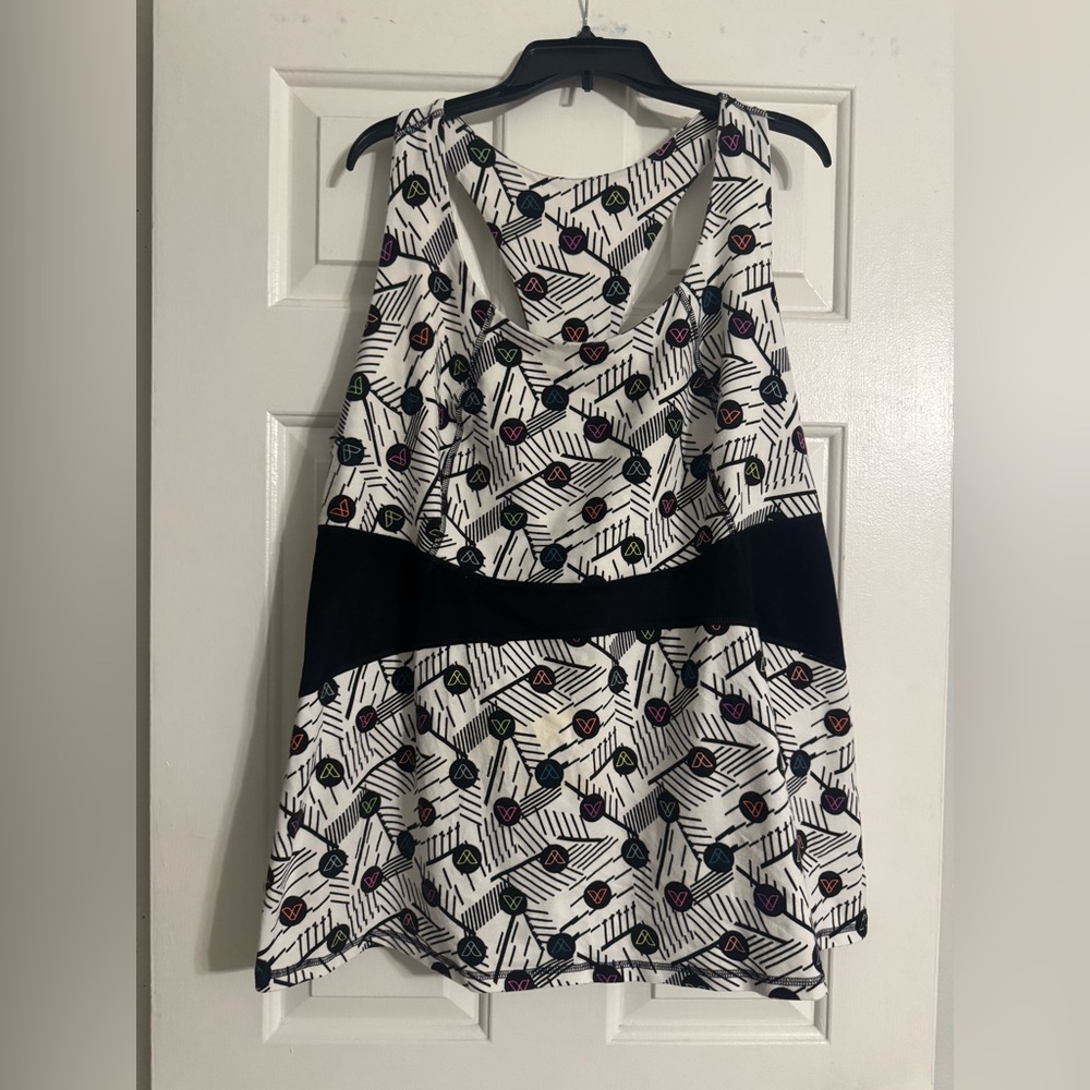 Livi Active Multicolor Patterned Tank Top
